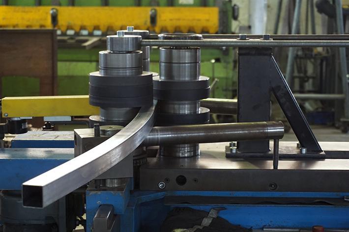 Custom Metal & Alloy Fabrication: Tailored Project Excellence
